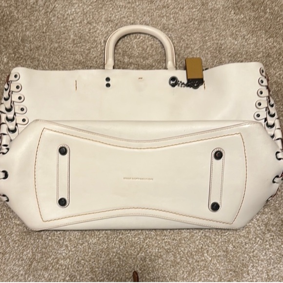 Coach OffWhite Genuine Glovetanned Leather Rogue Tote With Coach Link Detail - Picture 2 of 16